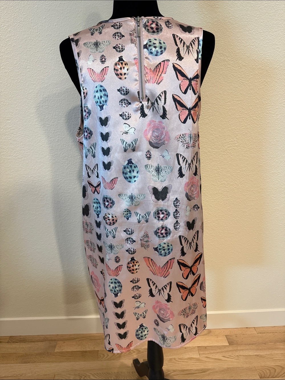Kimchi Blue Butterfly Shift Dress - Picture 5 of 9